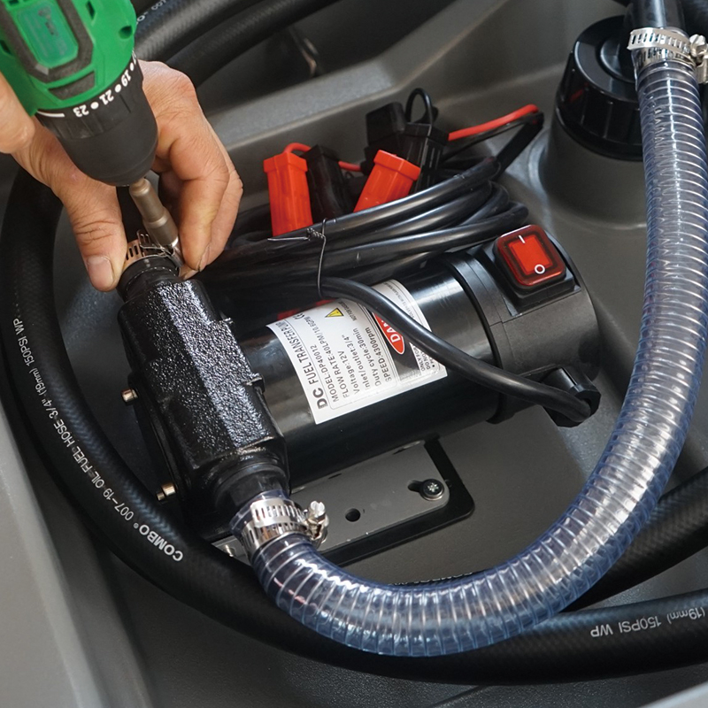 500L Tanque de diesel portátil de 109galones con bomba de transferencia eléctrica de 12V para fácil transporte de combustible